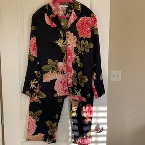 Natori Silky Floral Pajama Set